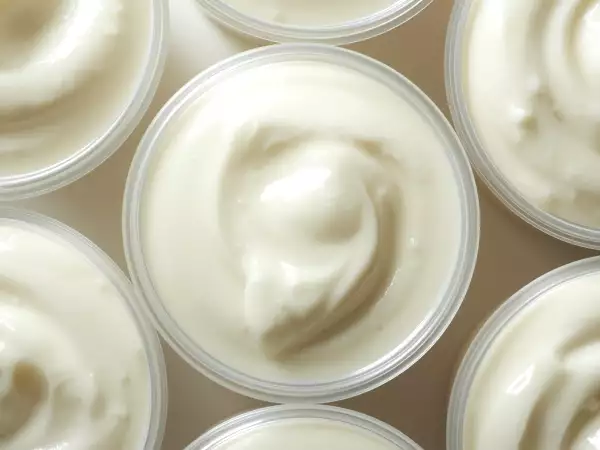 At spise yoghurt hver dag: godt for dit helbred eller ej? Her er det videnskabelige svar