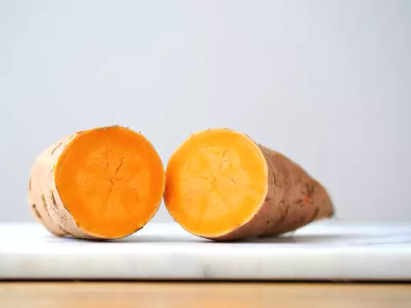 Kan jeg spise min søde kartoffel, hvis den er spiret?