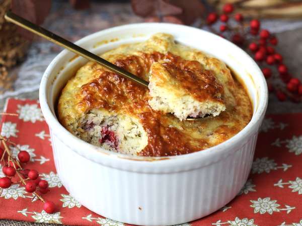 Denne proteinkage med røde frugter er blevet min foretrukne plan B, når jeg vil have noget sødt uden at have dårlig samvittighed.