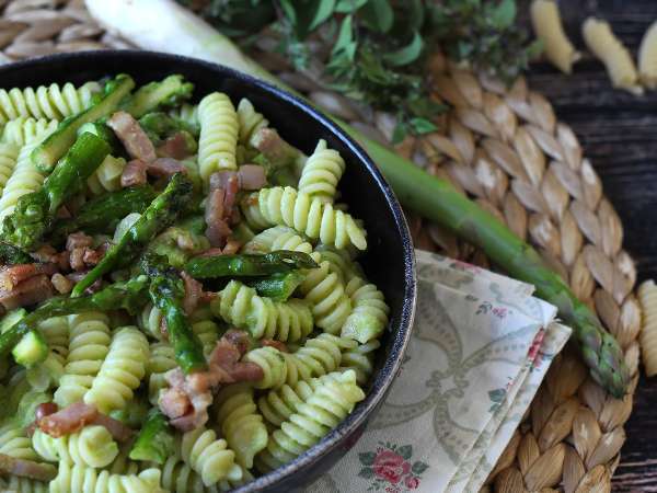 Hvad skal du lave i marts: 10 nemme og overraskende sæsonbetonede opskrifter til ugens menu