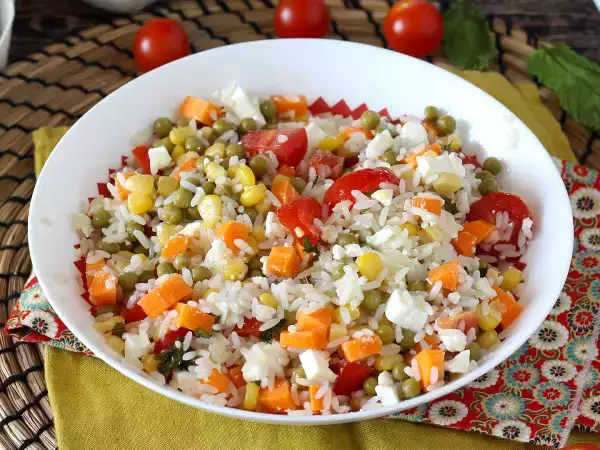 Lav salater med rester: 17 opskrifter, der forvandler resterne i køleskabet til fantastiske retter