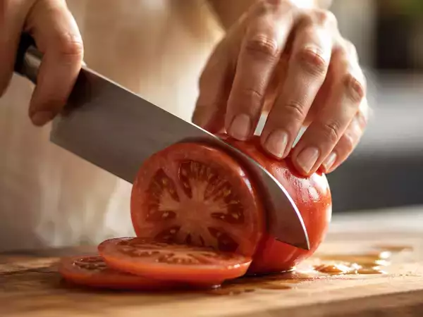 5 ingredienser, der kan skade dine knive, uden at du ved det