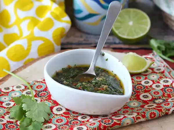 Chimichurri, den argentinske sauce, der bør være en fast del af dine grillaftener: hvad den indeholder, og tre tips til, at den bliver perfekt