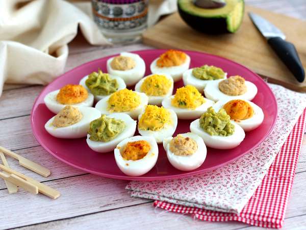 Fyldte æg, mimosa-æg og deviled eggs: Er det det samme, eller har vi hele livet blandet opskrifterne sammen?