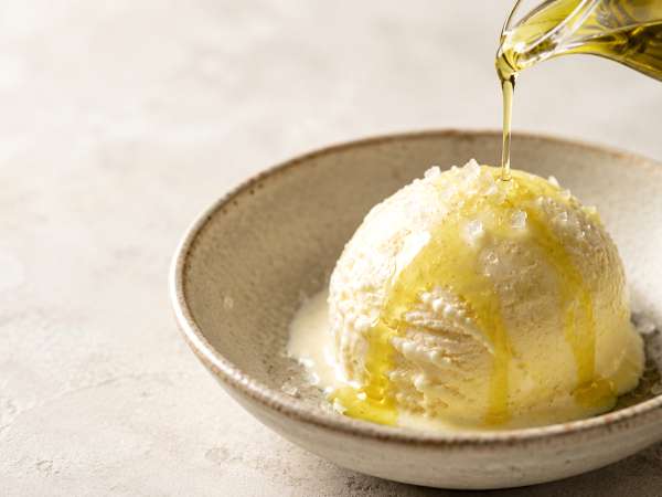 Det et-minuts-trick, der forvandler en almindelig vaniljeis til en uforglemmelig dessert