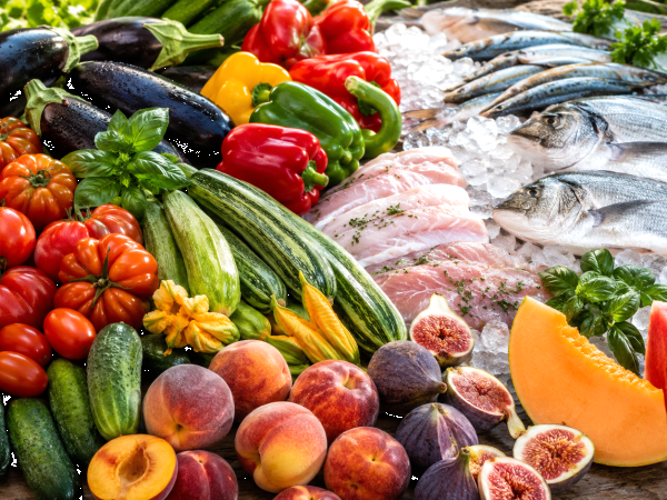 Smarte indkøb i august: Hvad skal man vælge nu blandt sæsonens frugt, grøntsager og fisk?