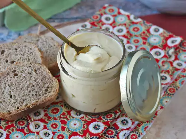 Er hjemmelavet mayonnaise virkelig sundere? Det, som den korte ingrediensliste ikke afslører...