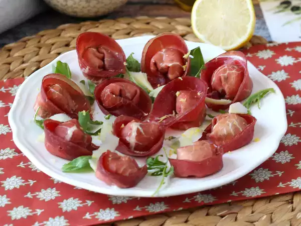 Tre nemme og hurtige opskrifter med bresaola: lækre ideer til frokost og aftensmad, når du har travlt