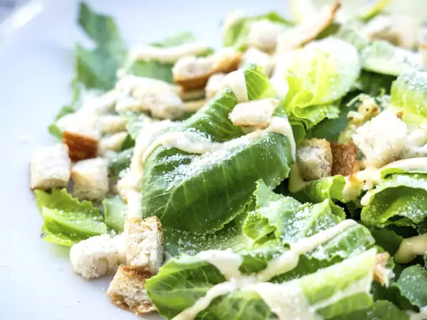 Den dobbelte dressing, der gør salaterne bedre, når de tages med i madkassen