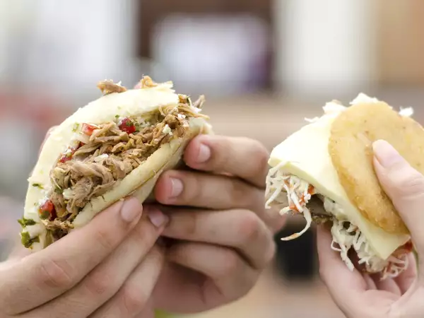 Sådan laver du hjemmelavede arepas: grundopskrift og 7 fejl, du bør undgå
