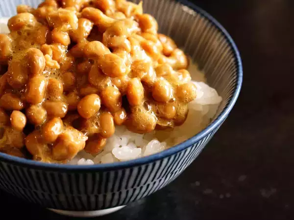 Er du nysgerrig efter natto? Hypen omkring dette »superfood« bør ses i et mere realistisk lys