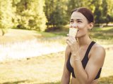 Artikler: Løb, spis og gentag: Food runners-fænomenet, der revolutionerer den urbane gastronomi.