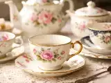 Artikler: Sådan bevarer du din bedstemors porcelænskopper (og undgår uoprettelige skader)