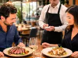 Artikler: Grunden til, at de aldrig spørger dig, om kyllingen er færdig på en restaurant