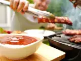 Artikler: Barbecuesauce: Lav den derhjemme og forvandl alt kød