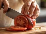 Artikler: 5 ingredienser, der kan skade dine knive, uden at du ved det
