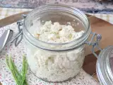 Artikler: Hvordan laver man hjemmelavet cottage cheese? Den superbillige opskrift med kun 2 ingredienser!