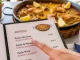 Artikler: Hvorfor serverer mange restauranter kun paella til to personer? Sandheden bag »minimum to personer«