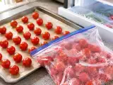 Artikler: Sådan fryser du cherrytomater ned, så de stadig er perfekte om vinteren: ikke længere en samlet klump
