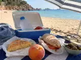 Artikler: Hvorfor bliver man så sulten på stranden? Hvad der ligger bag en velkendt fornemmelse