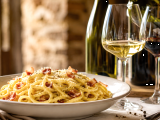 Artikler: Sådan vælger du den perfekte vin til carbonara: praktiske råd og vin-mad-kombinationer fra sommeliererne
