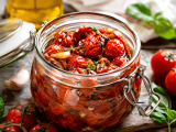Artikler: Overmodne cherrytomater: enkle metoder til at opbevare dem i flere uger uden spild