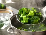 Artikler: Hvordan tilbereder man broccoli, så den forbliver grøn og let sprød?