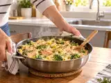 Artikler: Føles september allerede travlt? Gem disse 7 retter, der kan laves i én gryde og næsten ikke kræver oprydning
