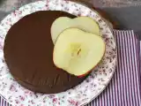 Opskrift Chokolade-æblefudge, en supernem dessert at lave med kun 2 ingredienser!
