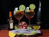 Opskrift Sangria med mousserende vin: feriens forfriskende stjerne