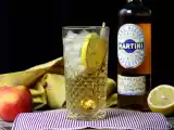 Opskrift Alkoholfri martini spritz, en sød, blomstret cocktail til aperitiffen