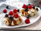 Opskrift Vafler med frugt, chokolade og flødeskum