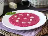 Opskrift Rødbede- og gorgonzola-risotto: en eksplosion af farver og intense smage