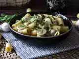 Opskrift Cremet pasta med svampe og pølse