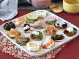 Opskrift Blini-fad med fyld, den perfekte varierede aperitif til højtiden