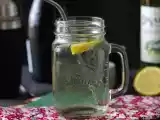Opskrift Hugo spritz med hyldeblomstsirup, en frisk og sød cocktail