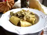 Opskrift Pasta med artiskokker og bacon, en velsmagende forret, der er nem at tilberede