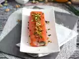 Opskrift Lakserulle med ricotta og pistacienødder