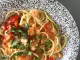Opskrift Spaghetti med rejer og cherrytomater, en hurtig opskrift på en velsmagende forret