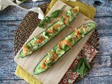 Opskrift Agurker med ris, røget laks, avocado og mynte