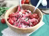 Opskrift Salat med jordbær, tomat, feta og basilikum