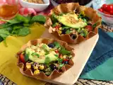 Opskrift Hvordan laver man tortillaskåle? den nemme salat uden opvask!