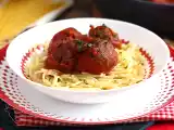 Opskrift Vegetariske seitan-kødboller med tomatsauce