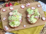 Opskrift Flødeostsandwiches med agurk og radiser