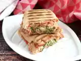 Opskrift Panini med laks, mozzarella og dild