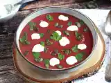 Opskrift Nem og farverig rødbedesuppe