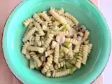 Opskrift Fusilli med courgetter, rejer og ingefær