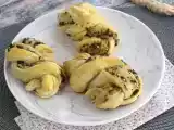 Opskrift Flettede brødruller med pesto