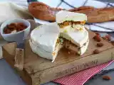 Opskrift Brie med abrikos- og mandelfyld