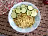 Opskrift Stegte nudler med ristede kikærter og courgette